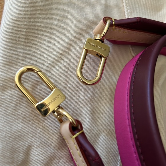 Louis Vuitton Cluny strap from BB- Excellent like new - Picture 3 of 6